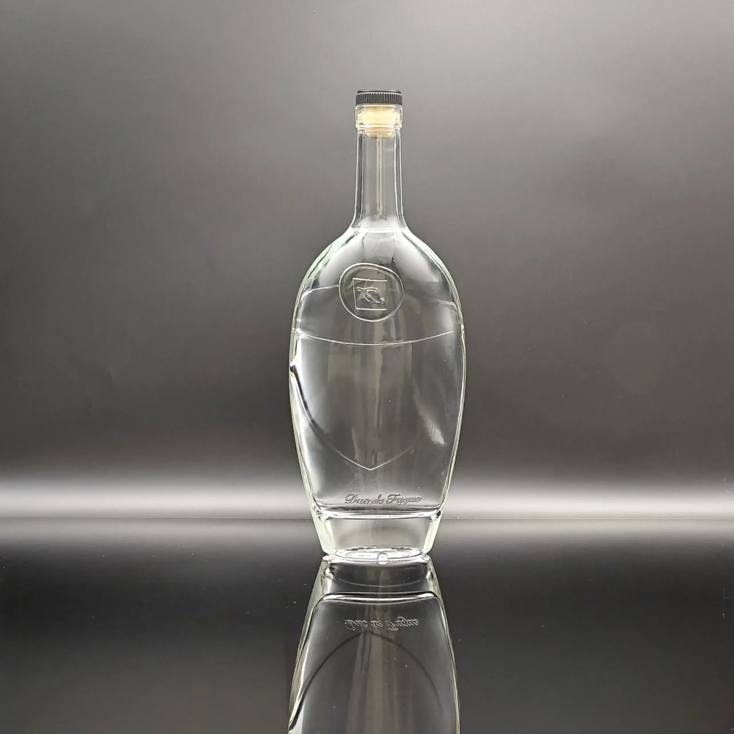Elegant brandy glass packaging customization